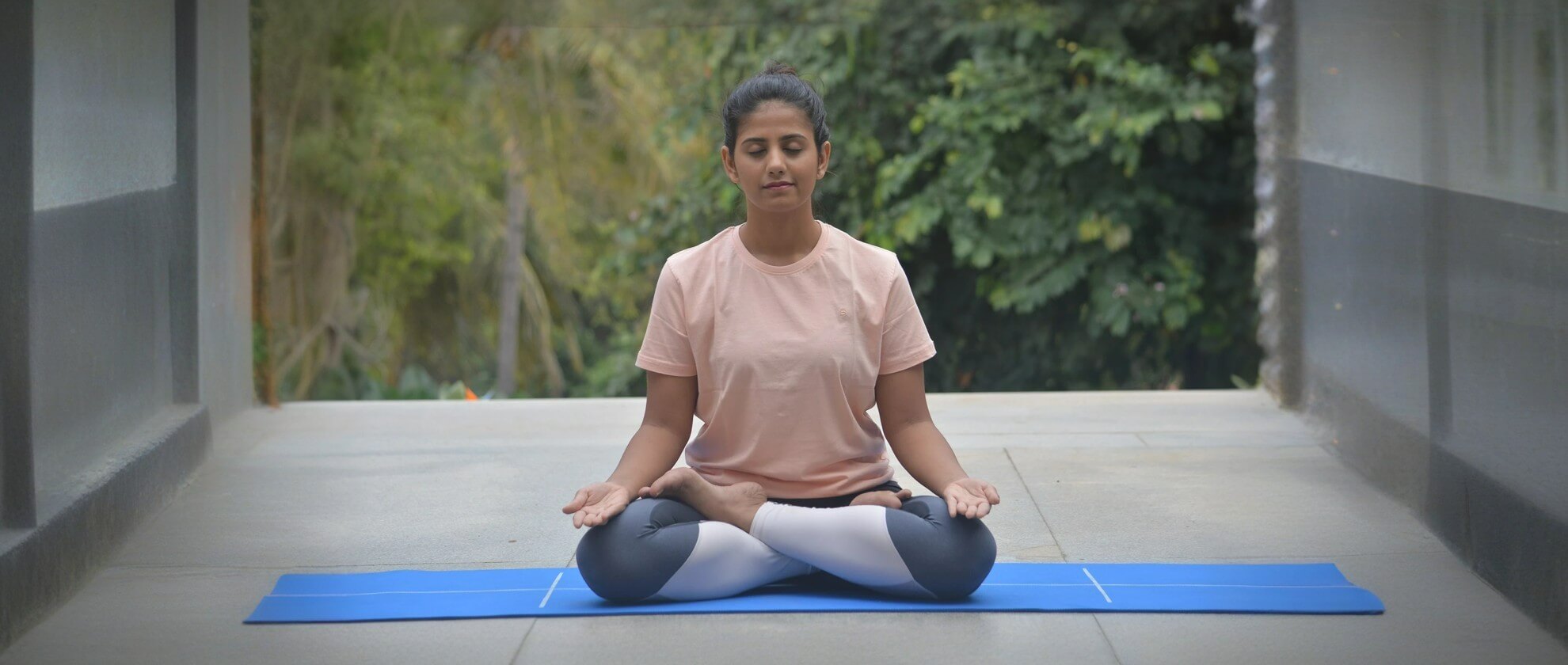 Padmasana lotus pose - featured image