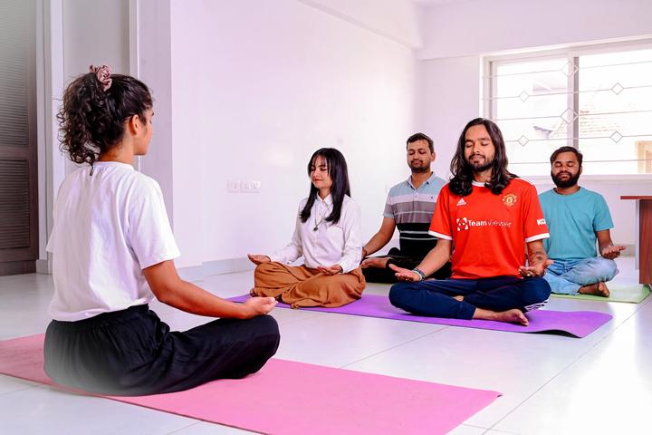 meditation yoga - happiness program - meditation session group