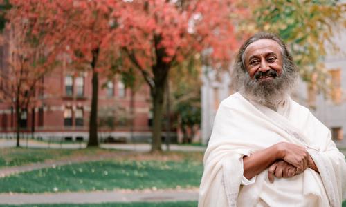 Gurudev Sri Sri Ravi Shankar in Boston 2025 right