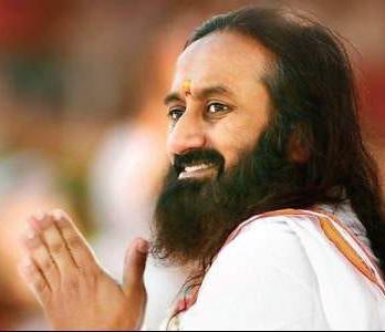 Gurudev-hands-folded-beautiful