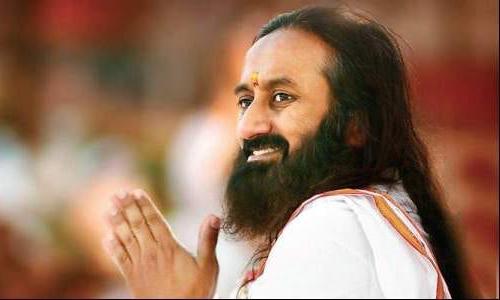 Gurudev-hands-folded-beautiful
